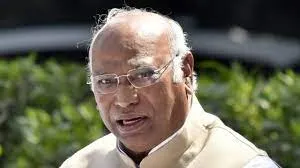 महंगाई-बेरोजगारी सहित भारत-चीन सीमा विवाद मुद्दे को संसद में उठाएगी कांग्रेस : खड़गे