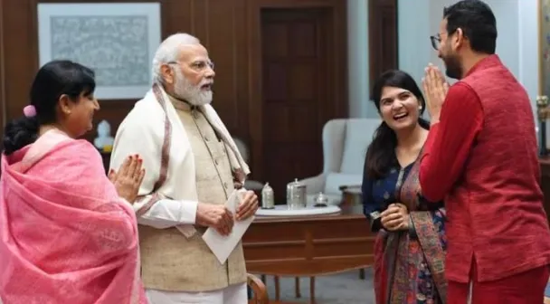 Oyo के फाउंडर रितेश अग्रवाल ने की पीएम मोदी से मुलाकात, शादी में आने का दिया न्योता