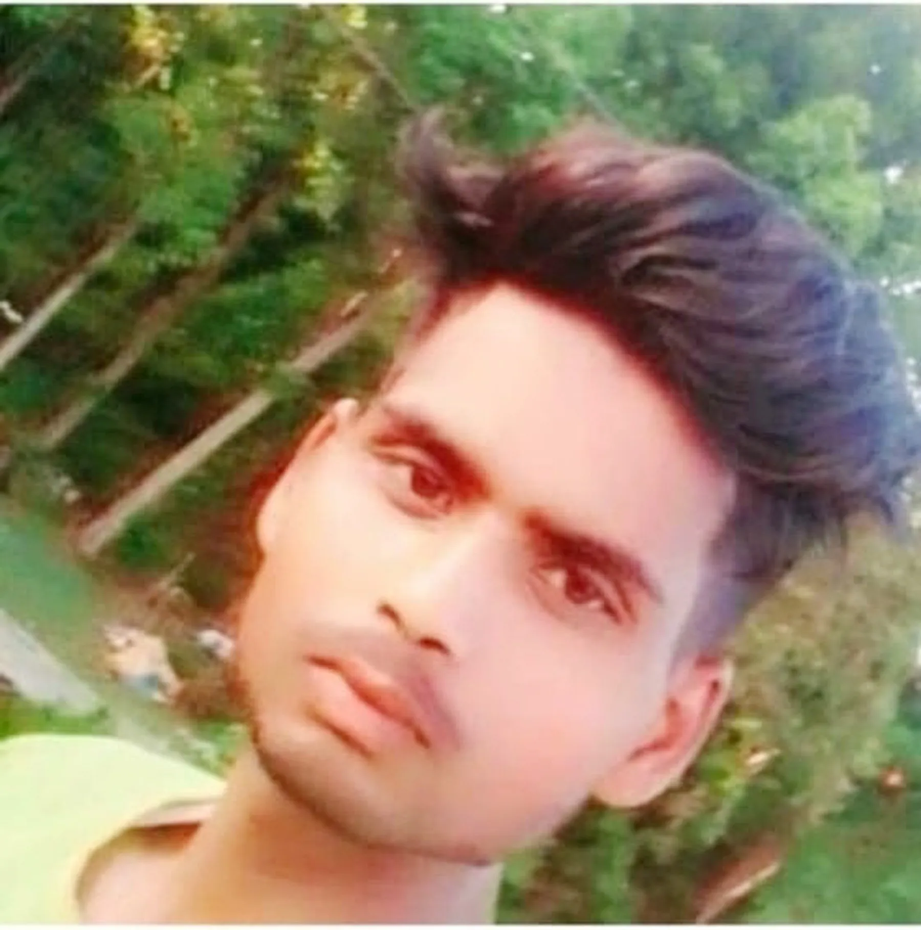 युवक की सड़क हादसे में मौत, ट्रैक्टर के नीचे कुचल गया ,परिवार में छाया शोक