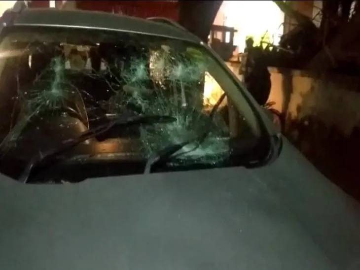 BHU में नशे में धुत प्रफेसर ने 7 लोगों को कार से मारी टक्कर, लोगों ने की पिटाई, ट्रॉमा सेंटर में भर्ती