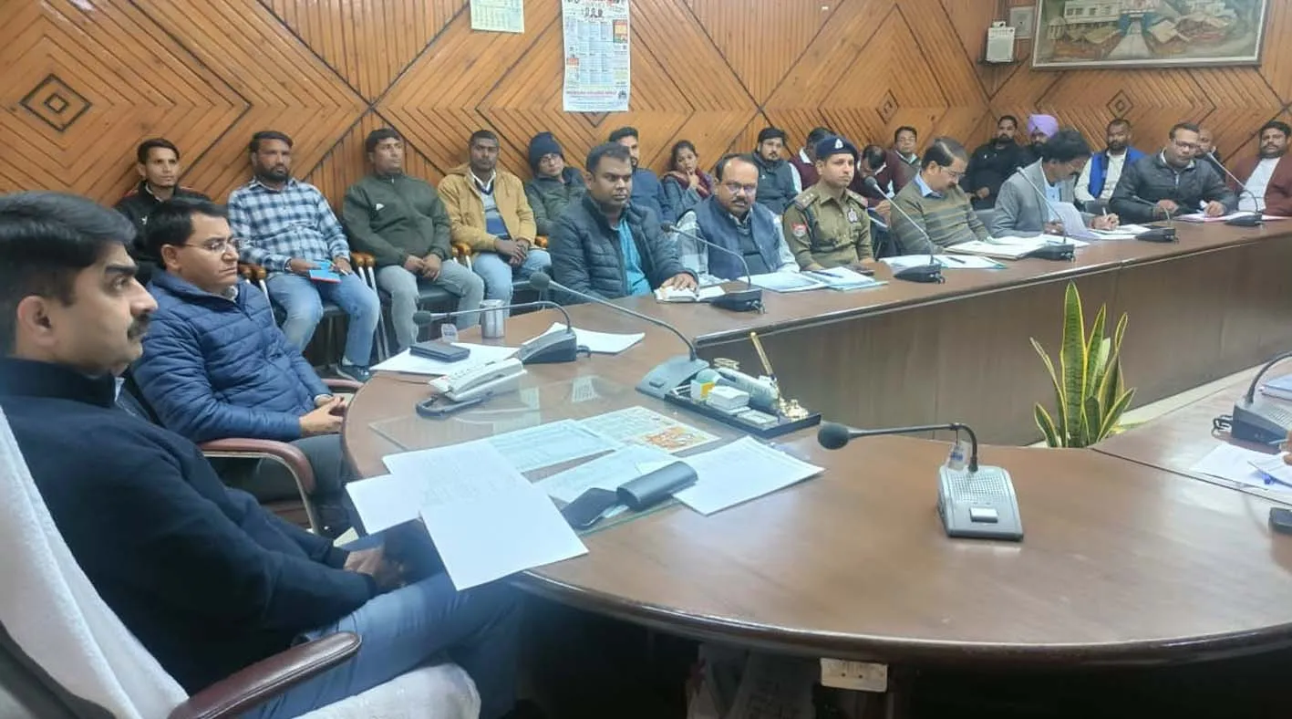 छात्रों को करें प्रशिक्षित, उद्योग बंधुओं के अनुभवों से भी लाभ प्राप्त कराये-अखिलेश सिंह