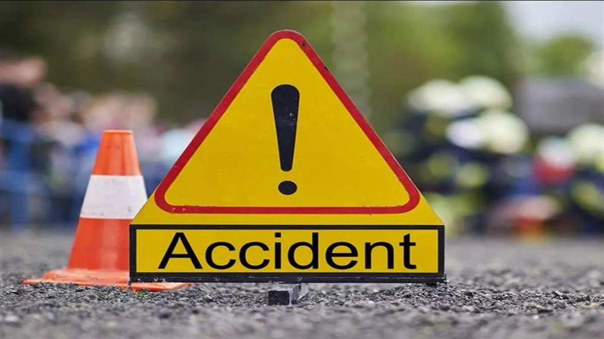 सोनभद्र में बर्थडे पार्टी से लौट रहे तीन युवकों की सड़क दुर्घटना में मौत