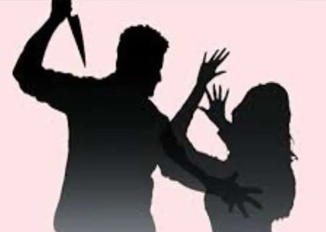 सनकी पति ने शक में पत्नी और बेटे की हत्या कर खुद पुलिस को बताया!