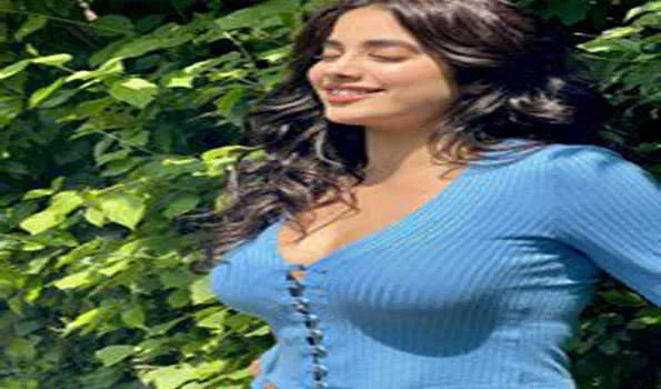 जान्हवी कपूर ने शेयर किया वर्कआउट वीडियो