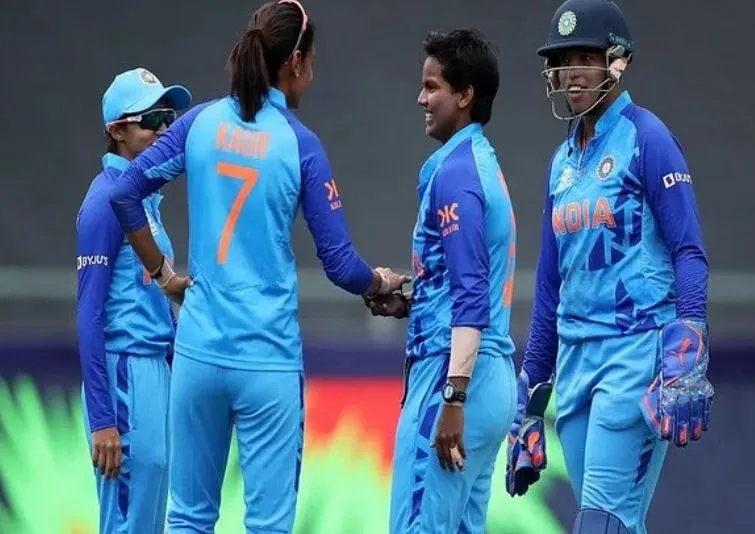 गेंदबाजी कोच ने की दीप्ति की मदद, नतीजा सबके सामने: हरमनप्रीत कौर