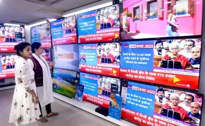 आयकर छूट से तो खुश ,पर महंगाई नहीं हो रही कम, मध्यम वर्ग को नहीं जगी कोई आस !