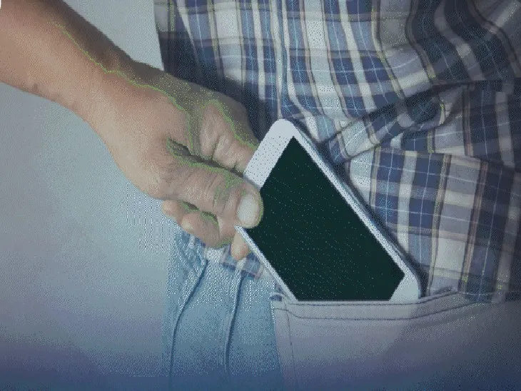 चोरों ने युवक को बनाया निशाना, लाखों का फोन चोरी