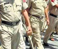 पुलिस का कारनामा: तिहरे हत्याकांड के नामजद आरोपी मृतक प्रवीण पर रखा 2500 का इनाम