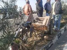 मेरठ में रोडवेज बस ने ठेले में मारी जोरदार टक्कर, 2 की मौत, 2 गंभीर घायल