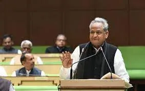 राजस्थान बजट : 100 यूनिट तक बिजली फ्री, उज्ज्वला योजना के पांच सौ में गैस सिलेंडर, नया कर नहीं