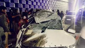 लखनऊ में फ्लाईओवर से नीचे गिरी अनिंयत्रित बोलेरो, तीन की मौत, सीएम ने जताया दुख