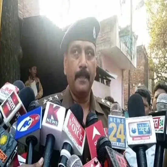 कानपुर में जर्जर दीवार गिरने से बच्चे समेत 2 की मौत, मुख्यमंत्री ने जताया दुख