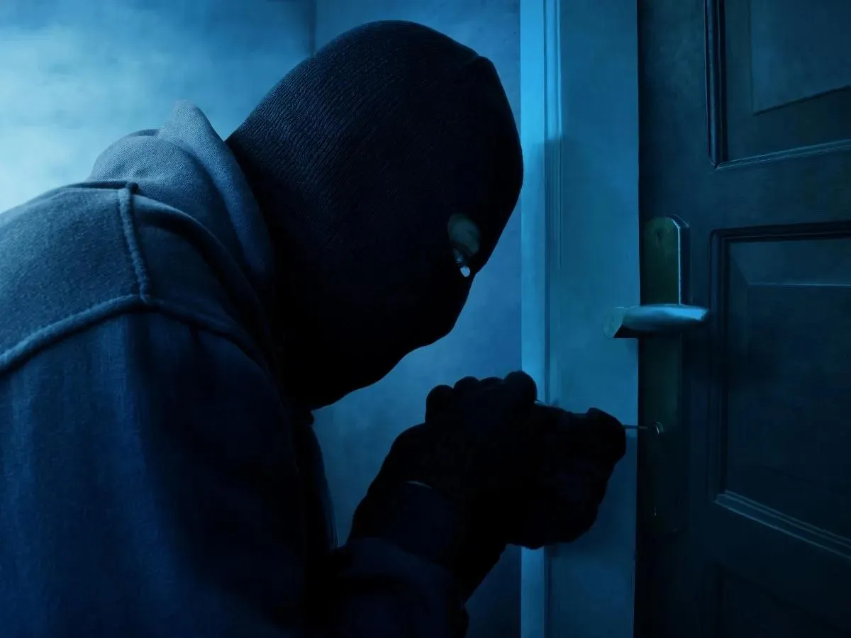 बाप-बेटे को बंधक बनाकर बदमाशों ने दिया चोरी को अंजाम, नकदी और आभूषण लेकर फरार