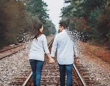 पल-पल रंग बदलते इंसान