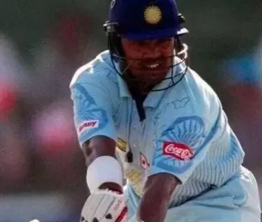 सचिन तेंदुलकर के दोस्त विनोद कांबली के खिलाफ एफआईआर, पत्नी ने लगाया शराब के नशे में पीटने का आरोप