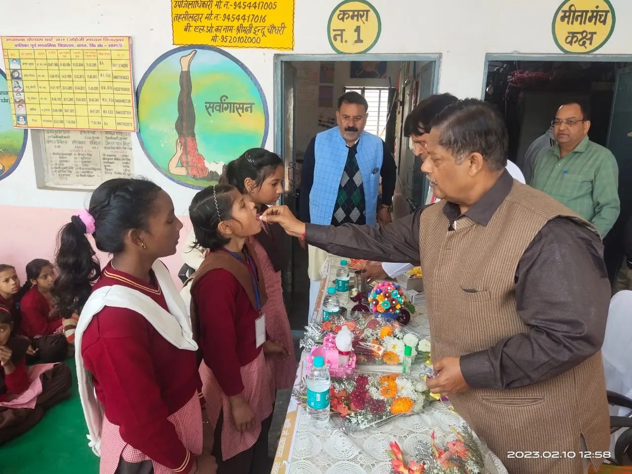 शामली में राष्ट्रीय कृमि मुक्ति दिवस पर बच्चों को खिलाई गई एल्बेंडाजोल