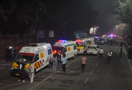 शेख हसीना ने दिल्ली लाल किला ब्लास्ट की निंदा की, कहा- आतंकवाद मानवता का दुश्मन है