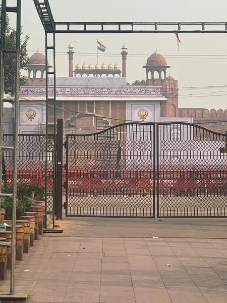 लालकिला मेट्रो स्टेशन के सामने धमाका, लाजपत राय मार्केट और लालकिला अस्थायी रूप से बंद