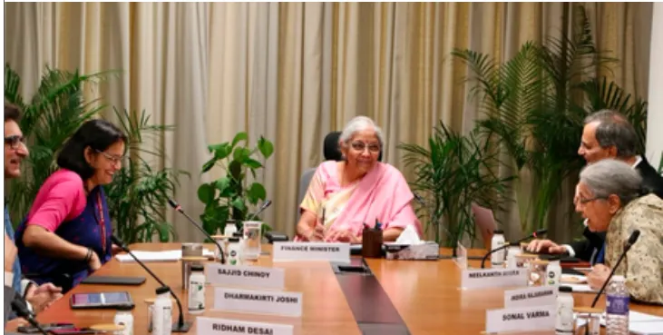 निर्मला सीतारमण की प्री-बजट चर्चा: अर्थशास्त्रियों से हुई 2026-27 केंद्रीय बजट पर बातचीत