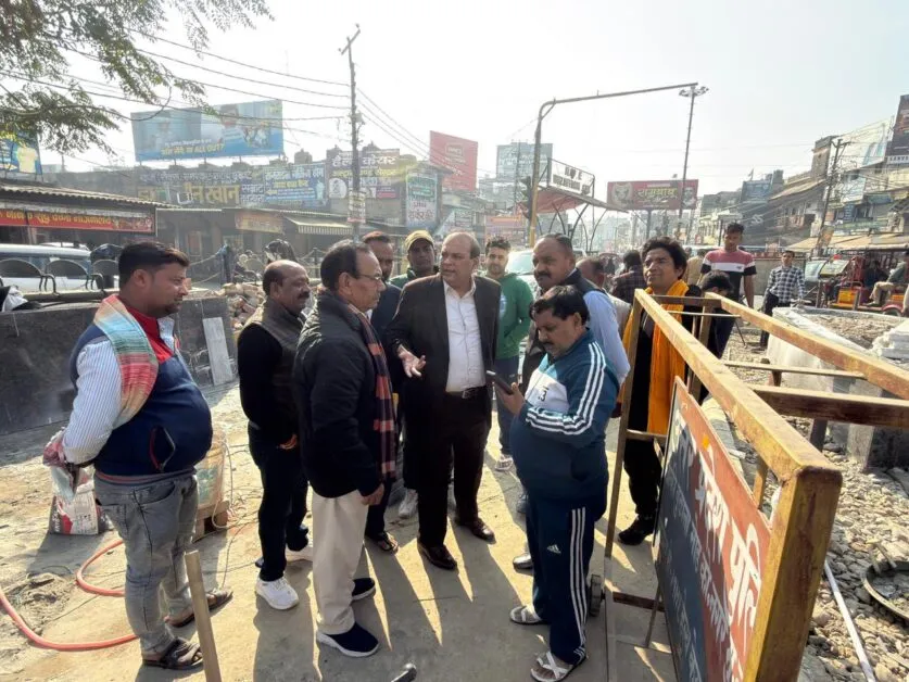 मुजफ्फरनगर में नगरपालिका अध्यक्ष पति गौरव स्वरूप ने परखे शहर के विकास कार्य, गुणवत्ता और समय सीमा पर सख्ती