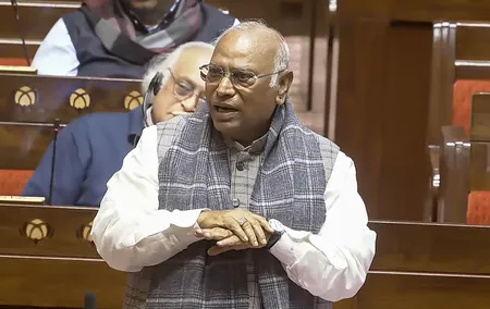 राज्यसभा में नियम 267 पर तकरार: खड़गे बोले— 'यह हमारा एकमात्र हथियार', सरकार बोली— 'बहस से नहीं भाग रहे'