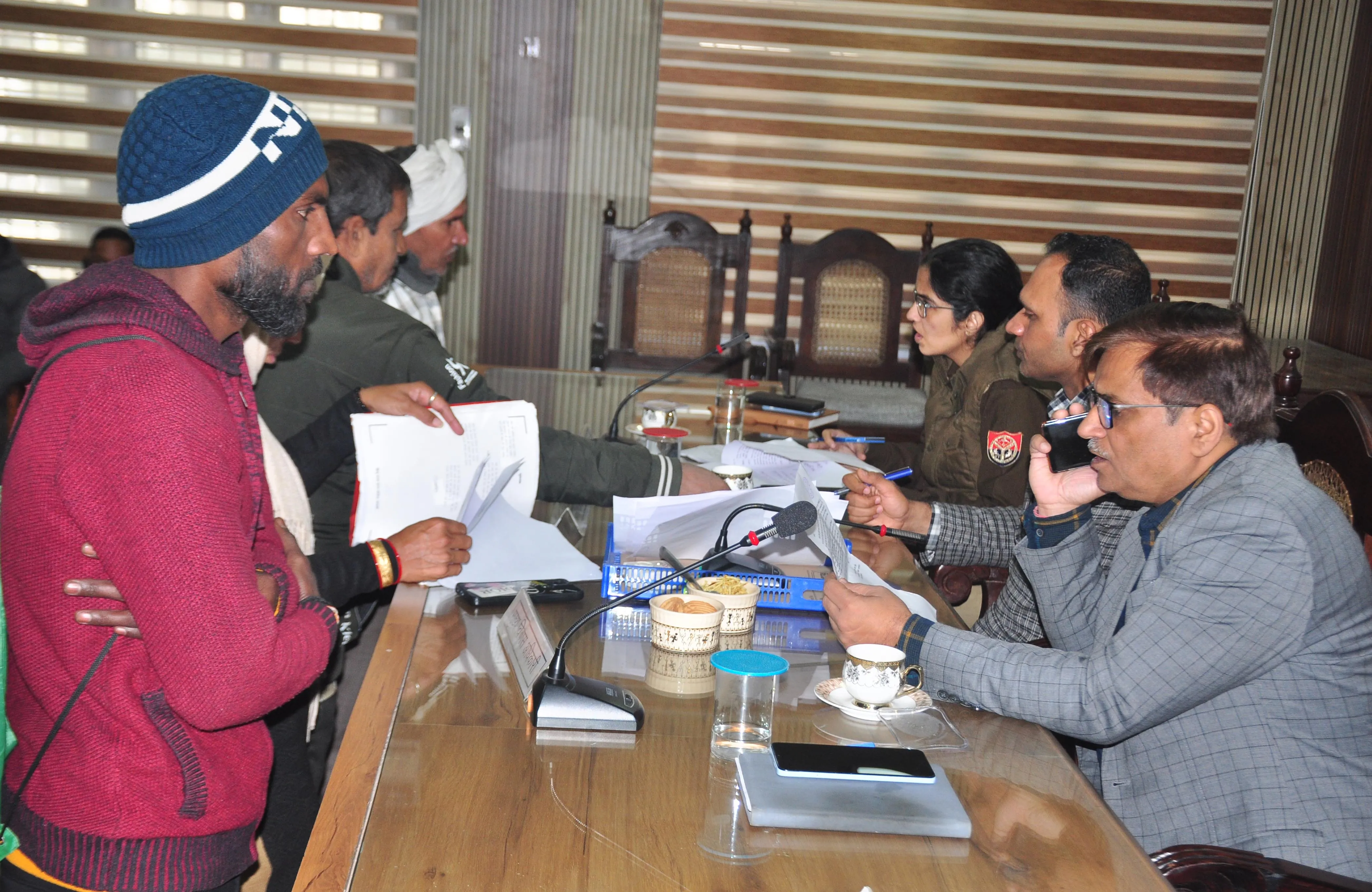 शामली में तीनों तहसीलों में संपूर्ण समाधान दिवस आयोजित, 106 शिकायतों का निस्तारण