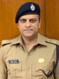 सहारनपुर में SSP आशीष तिवारी ने कई थानों के प्रभारियों के किए तबादले, कई को चार्ज से हटाया 