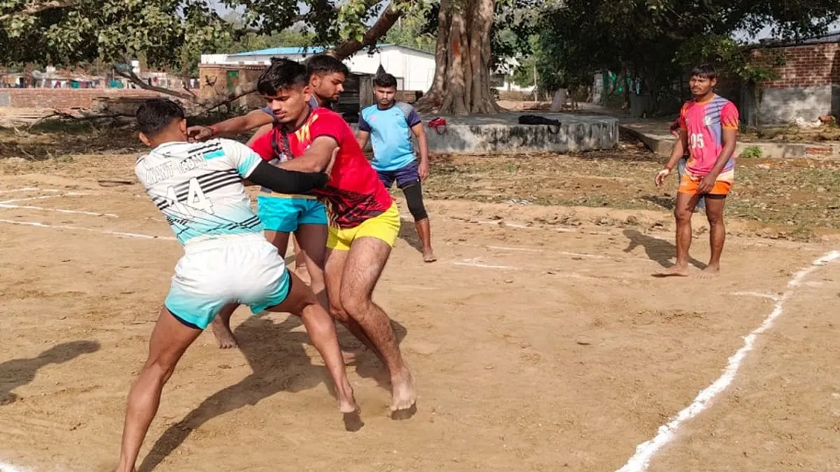 हाथरस के उभरते सितारों को बड़ा मौका: जूनियर बालक कबड्डी प्रतियोगिता के लिए 10 खिलाड़ियों का चयन