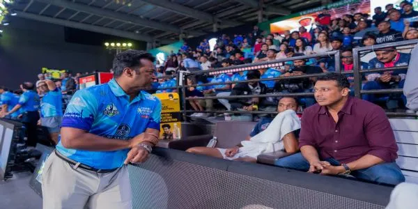 लिएंडर पेस-महेश भूपति टीपीएल सीजन 7 में 'कोर्ट पर' एक साथ दिखे