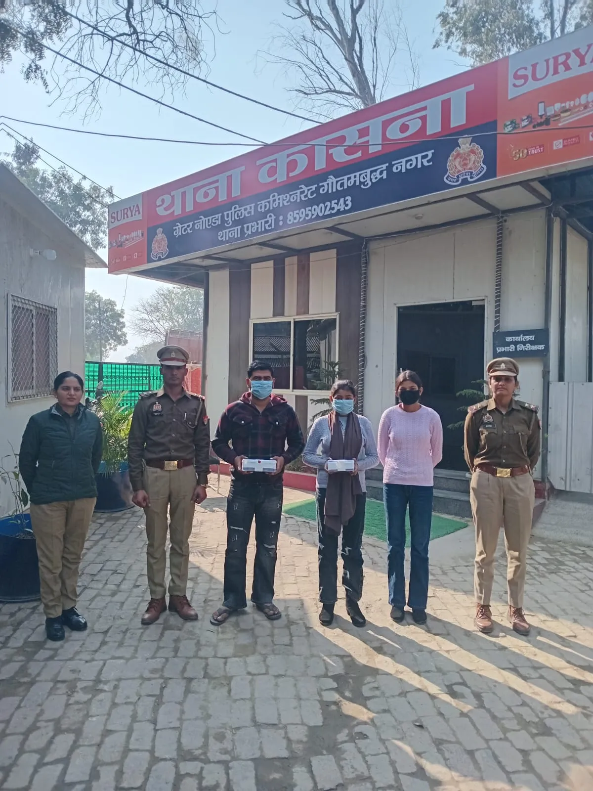 नोएडा: शादी का झांसा देकर हनी ट्रैप में फंसा युवक, दो बहनों सहित तीन आरोपी गिरफ्तार