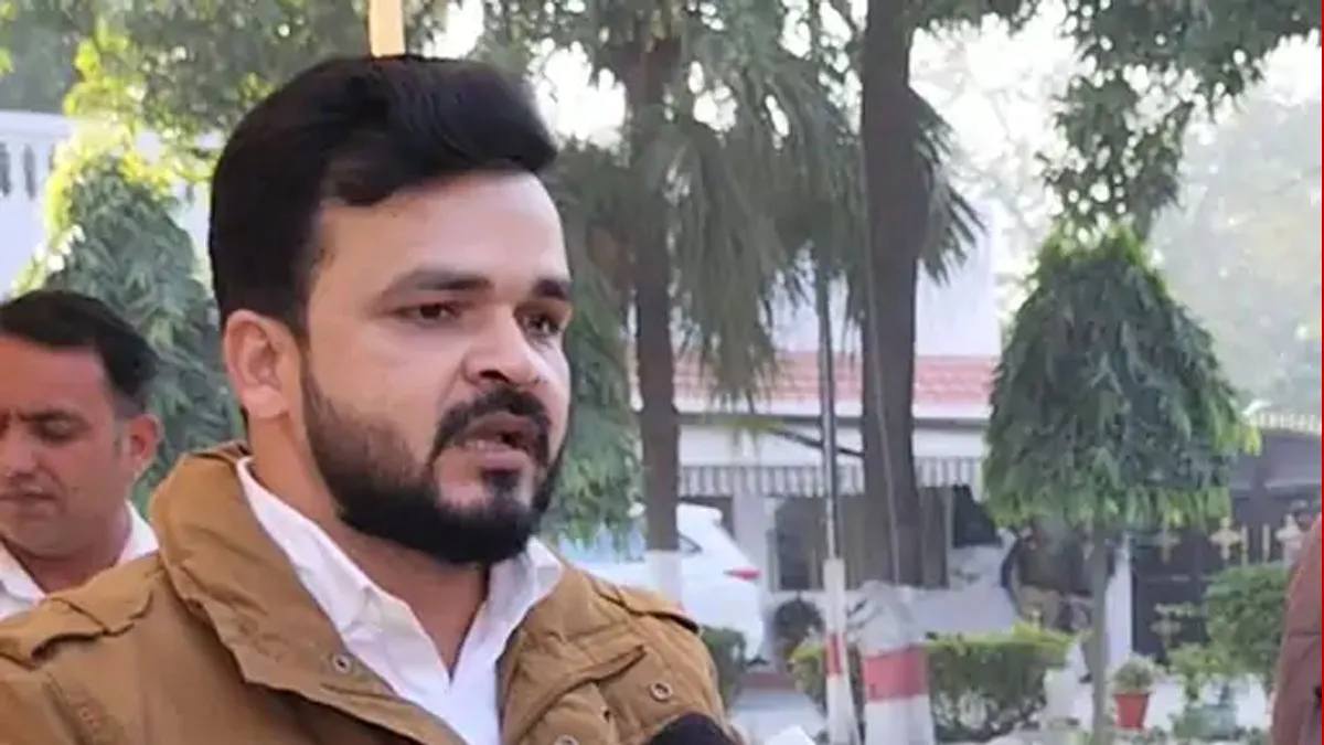 रामपुर SIR में बड़ा खुलासा: प्रवासी भाइयों के नाम पर बहन ने भरे फर्जी वोटर फॉर्म, निर्वाचन प्रक्रिया में सेंध लगाने पर दो के खिलाफ FIR