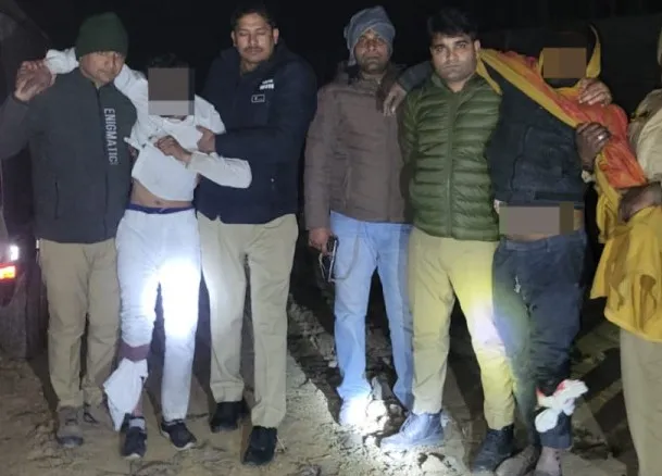 सहारनपुर में पुलिस मुठभेड़: तीन गौकश पैरों में गोली लगने से घायल, फरार साथी गिरफ्तार