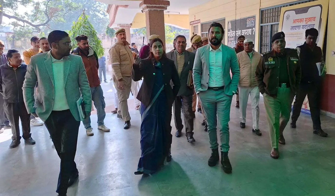 शामली डीएम अरविन्द कुमार चौहान ने एसपी के साथ तहसील कैराना का किया निरीक्षण