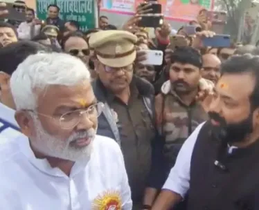 सवाल सुनते ही भड़के मंत्री जी! महोबा बवाल पर पत्रकारों से उलझे स्वतंत्र देव सिंह