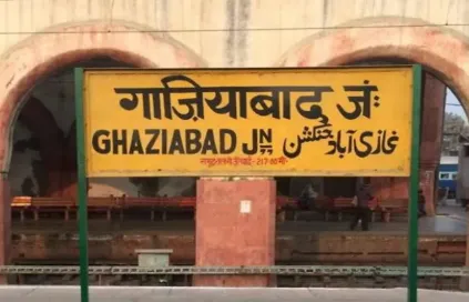 गाजियाबाद के गोविंदपुरम में शराब पार्टी के बाद खूनी संघर्ष की आहट, दोनों पक्षों की ओर से सरेराह हवाई फायरिंग