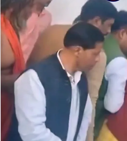 अयोध्या में BJP की अंदरूनी जंग, जिलाध्यक्ष और नेता के बीच धक्कामुक्की