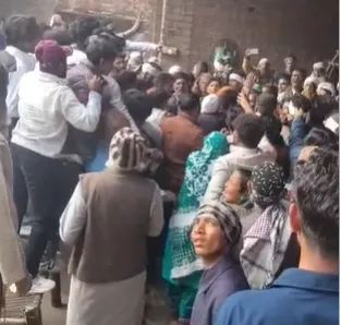 मुजफ्फरनगर: पंचायत में खूनी संघर्ष, ससुरालियों ने मायके वालों को हाईवे पर दौड़ा-दौड़ाकर पीटा, 10 गिरफ्तार