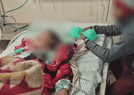 मेरठ में दरिंदगी की शिकार किशोरी की मौत से भारी आक्रोश, छावनी में तब्दील हुआ गांव