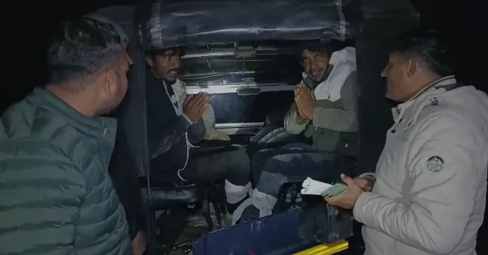 मुजफ्फरनगर: तितावी पुलिस की मुठभेड़ में तीन बदमाश गिरफ्तार, अवैध हथियार और चोरी का माल बरामद