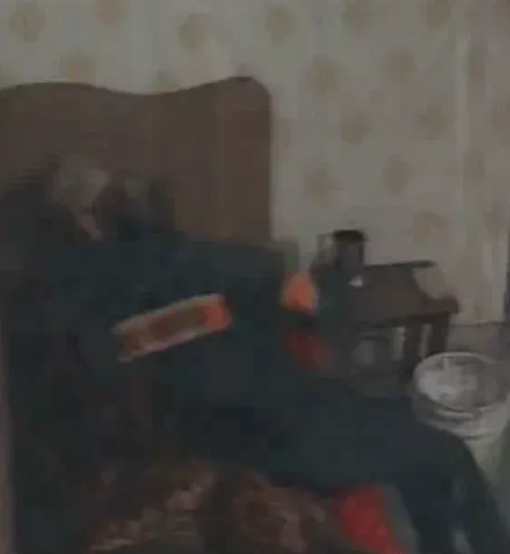 गाजियाबाद में कलयुगी बेटे की दरिंदगी: बीमार मां का गला दबाया और बेरहमी से पीटा, अमेरिका से बेटी ने लाइव देखी वारदात