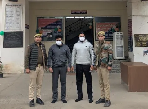 ग्रेटर नोएडा: बीटेक छात्र की आत्महत्या मामले में दो वार्डनों को गिरफ्तार