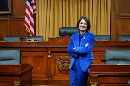 गूगल और मेटा से विवादित विज्ञापन हटाने की मांग, अमेरिकी सांसदों ने उठाए सवाल 