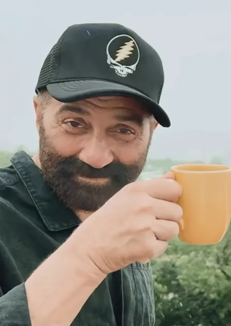 'आज 'बॉर्डर 2' का दिन, न कोई चिंता, न कोई तनाव', मस्ती के मूड में नजर आएं सनी देओल 