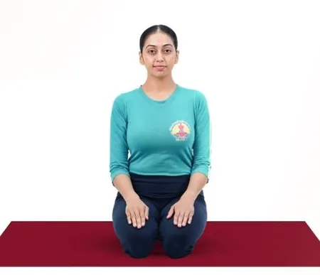 पीरियड्स की ऐंठन, सूजन और दर्द अब नहीं करेंगे परेशान, इन योगासनों से दूर होगी तकलीफ 