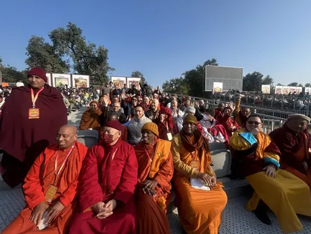 गणतंत्र दिवस परेड में वैश्विक बौद्ध एकता की झलक, 40 से अधिक देशों के भिक्षु हुए शामिल