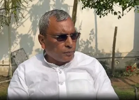 अलंकार अग्निहोत्री का इस्तीफा राजनीति से प्रेरित, डीएम पर बंधक बनाने के आरोप झूठे: ओपी राजभर 