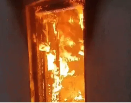 यूपी में मौसम का 'तांडव': मेरठ के चर्च पर गिरी बिजली, 20 शहरों में झमाझम बारिश और ओलावृष्टि