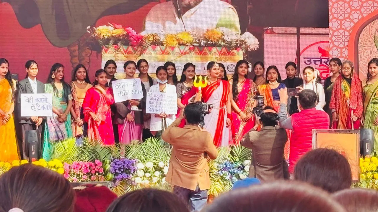 नोएडा- यूपी दिवस में गवर्नमेंट इंटर कॉलेज के बच्चों ने मचाई धूम