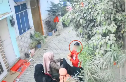मुरादाबाद में 5 मुस्लिम लड़कियों ने हिंदू सहेली को जबरन पहनाया बुर्का, FIR दर्ज