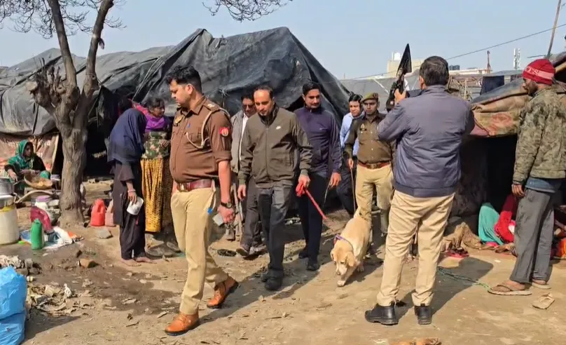 मुजफ्फरनगर: गणतंत्र दिवस पर 'सुरक्षा चक्र' कड़ा, झुग्गी-झोपड़ियों में डॉग और बम स्क्वाड ने खंगाला कोना-कोना